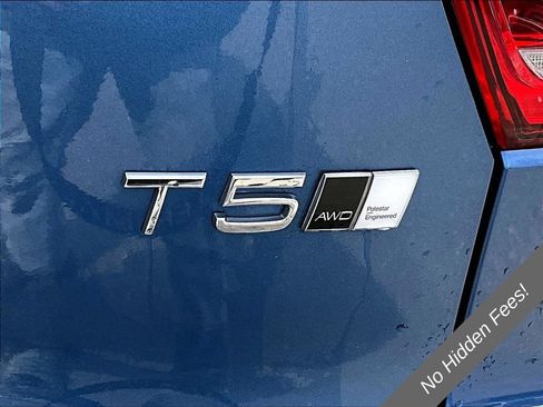 Used 2021 Volvo XC40 T5 R-Design w/ Climate Package AWD/4WD image 8