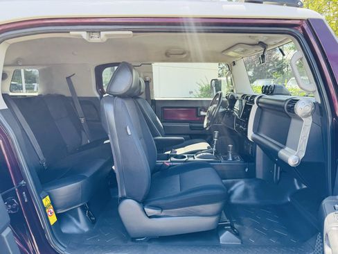 Used 2007 Toyota FJ Cruiser 4WD w/ Upgrade Pkg 2 image 23