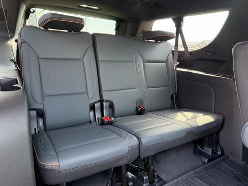 Used 2025 GMC Yukon XL AT4 w/ AT4 Premium Plus Package AWD/4WD image 57