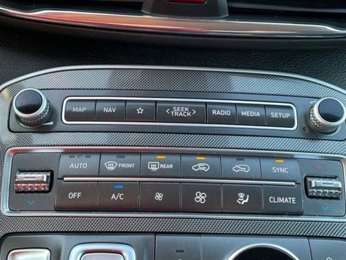 Used 2023 Hyundai Santa Fe SEL image 24