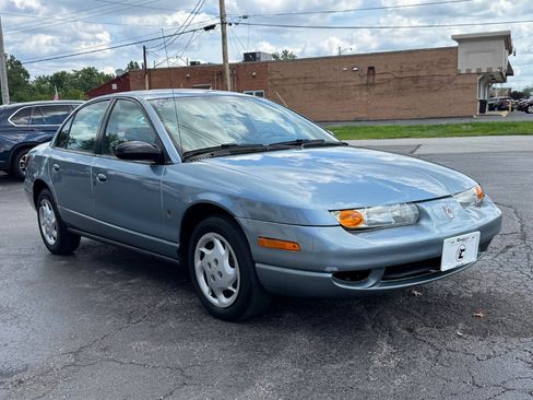 Used 2002 Saturn S-Series SL2 FWD image 4