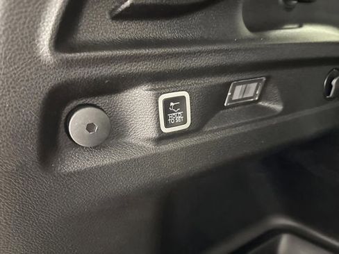 Used 2023 Jeep Grand Cherokee L Limited w/ Luxury Tech Group II image 16