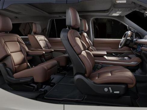 New 2025 Lincoln Navigator Reserve image 6