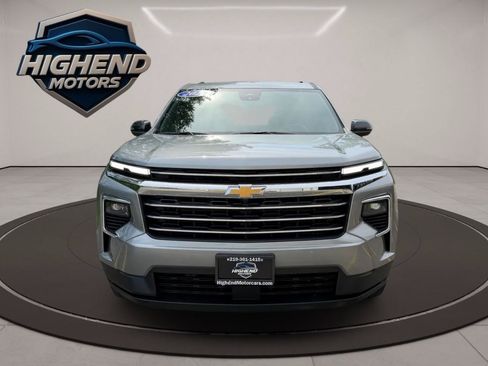 Used 2026 Chevrolet Traverse LT AWD/4WD image 9