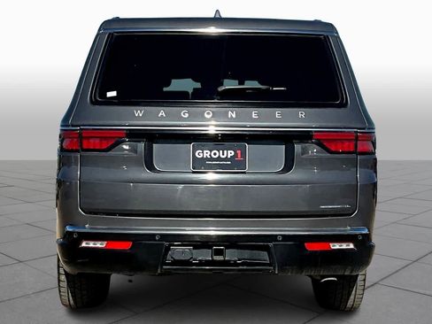 Used 2023 Jeep Wagoneer L Series III image 4
