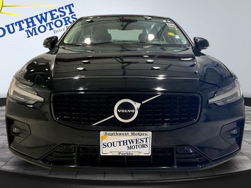 Used 2024 Volvo S60 B5 Core FWD image 2
