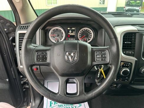 Used 2017 RAM 1500 Classic SLT AWD/4WD image 14