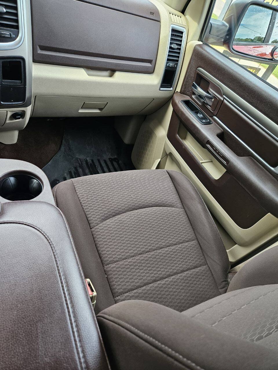 Used 2015 RAM 2500 SLT w/ Protection Group AWD/4WD image 10