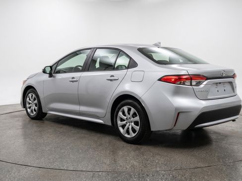 Used 2025 Toyota Corolla LE FWD image 6
