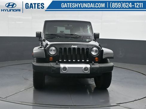Used 2009 Jeep Wrangler Unlimited Sahara AWD/4WD image 5