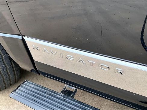 Used 2014 Lincoln Navigator 4WD image 33
