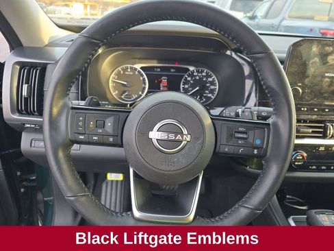 Used 2024 Nissan Pathfinder SL w/ Black Appearance Package image 20