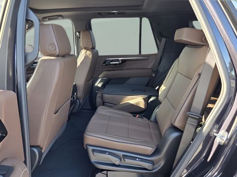 New 2026 Chevrolet Tahoe High Country w/ Sun And Tow Package RWD image 10