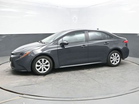 Used 2024 Toyota Corolla LE FWD image 3