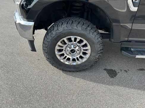 Certified 2022 Ford F350 XLT w/ XLT Premium Package AWD/4WD image 33