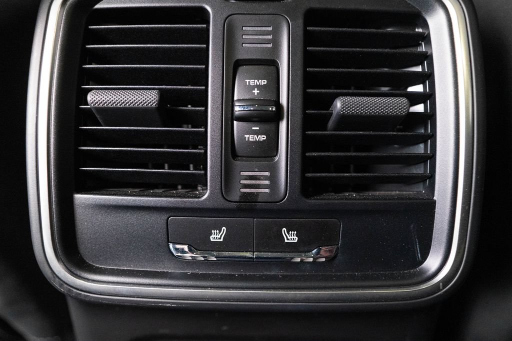Certified 2024 Porsche Macan S AWD/4WD image 36