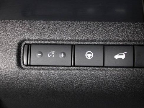 Certified 2025 Nissan Pathfinder SL w/ Cargo Package FWD image 25
