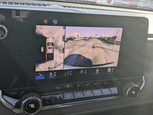 Used 2024 Chevrolet Colorado ZR2 w/ Technology Package image 22