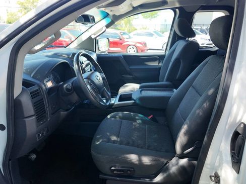 Used 2014 Nissan Titan SV w/ SV Value Truck Package image 9
