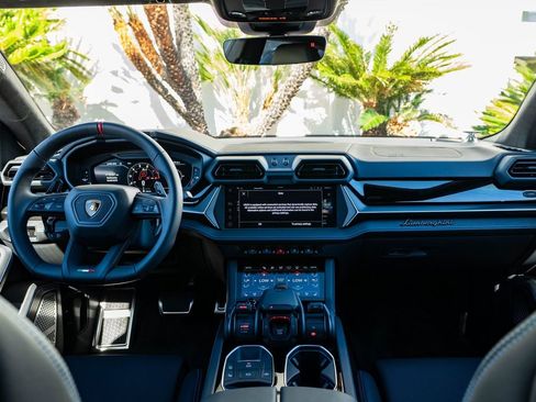 New 2025 Lamborghini Urus SE image 7