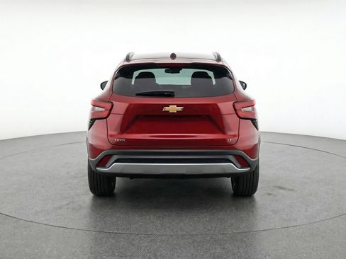 Used 2025 Chevrolet Trax LT FWD image 7