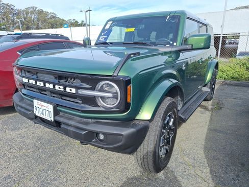 Used 2025 Ford Bronco Outer Banks image 3