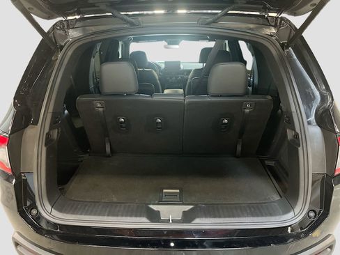 Used 2025 Honda Pilot TrailSport image 27