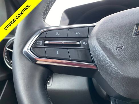 Used 2025 Chevrolet Equinox LT FWD image 12