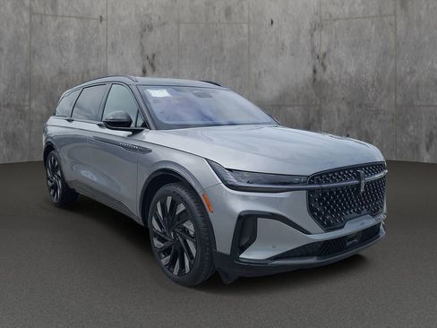 New 2025 Lincoln Nautilus Reserve image 33