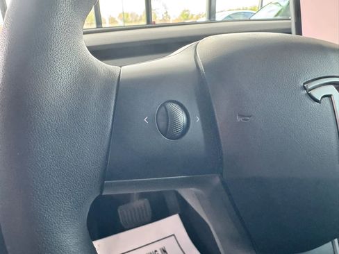 Used 2024 Tesla Model Y Long Range image 22