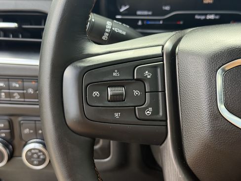 Used 2023 GMC Yukon XL AT4 AWD/4WD image 16