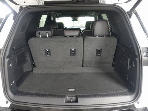 Used 2024 Chevrolet Traverse RS image 22