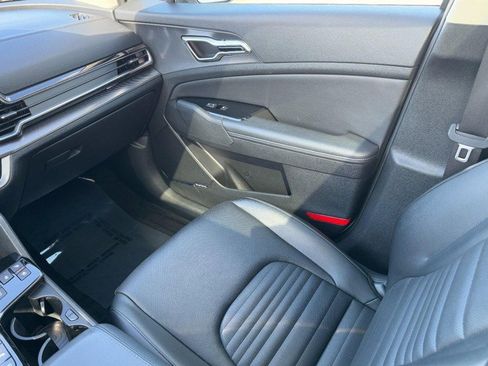 Used 2024 Kia Sportage SX image 11