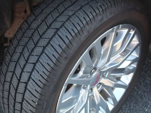 Used 2023 GMC Yukon XL Denali AWD/4WD image 14