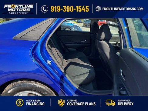 Used 2022 Hyundai Elantra SE FWD image 12
