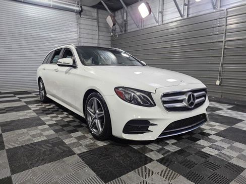 Used 2017 Mercedes-Benz E 400 4MATIC Wagon image 4