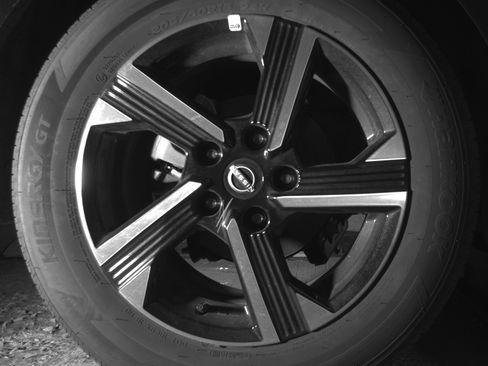 Used 2025 Nissan Sentra SV FWD image 15