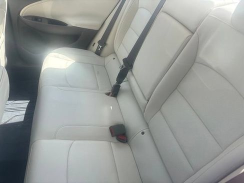Used 2023 Chevrolet Malibu LT FWD image 11