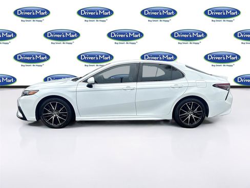 Used 2021 Toyota Camry SE FWD image 4