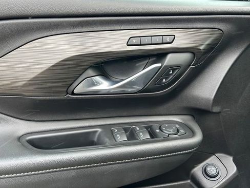 Used 2024 GMC Terrain SLT image 20