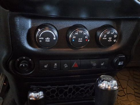 Used 2017 Jeep Wrangler 75th Anniversary image 21