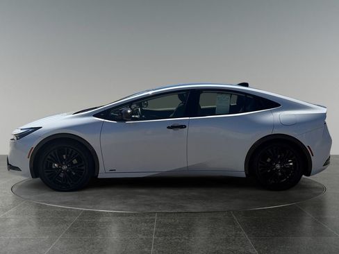 Used 2025 Toyota Prius AWD image 5