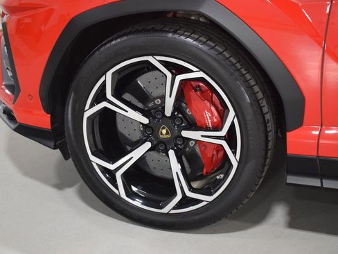 Used 2019 Lamborghini Urus AWD/4WD image 5