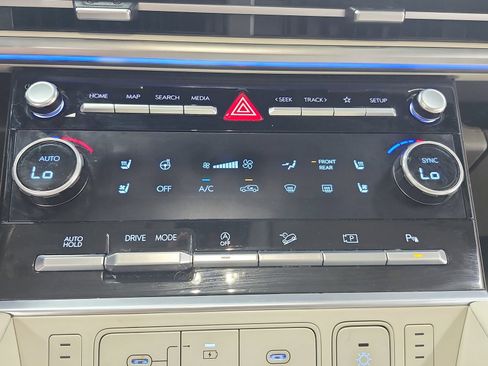 Used 2024 Hyundai Santa Fe Calligraphy FWD image 32