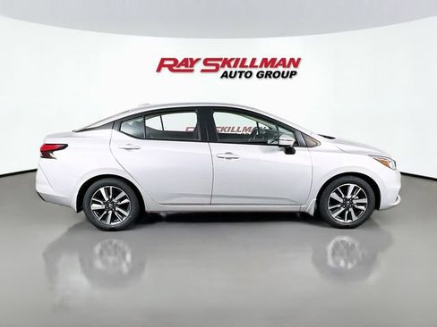 Used 2020 Nissan Versa SV image 8