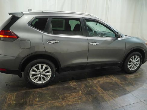 Used 2017 Nissan Rogue SV AWD/4WD image 4