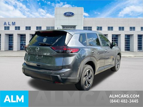 Used 2025 Nissan Rogue SV FWD image 5