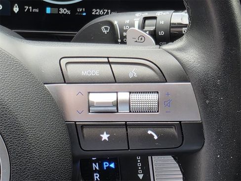 Used 2024 Hyundai Kona SEL image 32