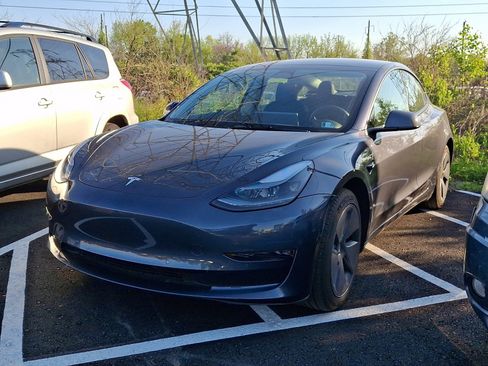 Used 2022 Tesla Model 3 Long Range AWD/4WD image 3