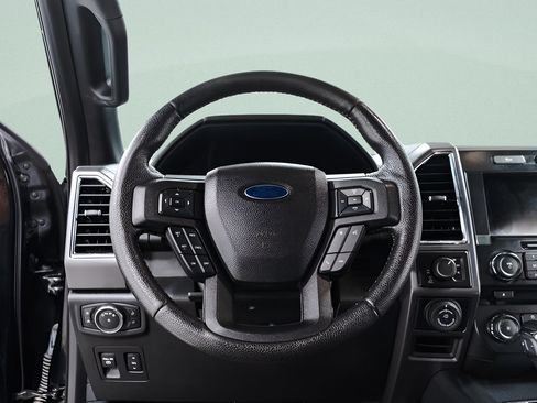 Used 2016 Ford F150 XLT w/ Equipment Group 302A Luxury AWD/4WD image 11